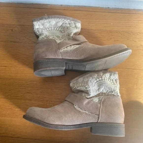 Mudd Tan Lace Ankle Boots - Picture 8 of 11